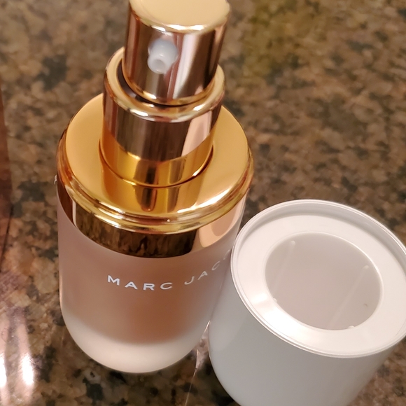 SOLD- 🤩HP💕Marc Jacobs limited fantasy dewy drops - Picture 6 of 7